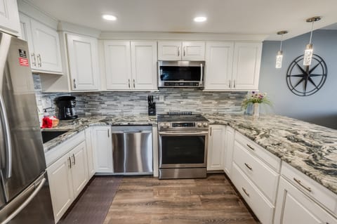 Full-Sized Kitchen