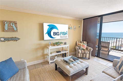 Amazing Living Room with Stunning Views🌊☀️