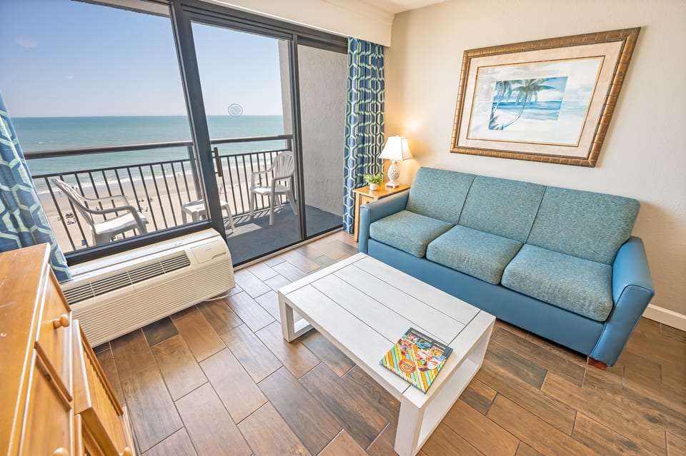Amazing Living Room with Views of the Ocean 🌊☀️