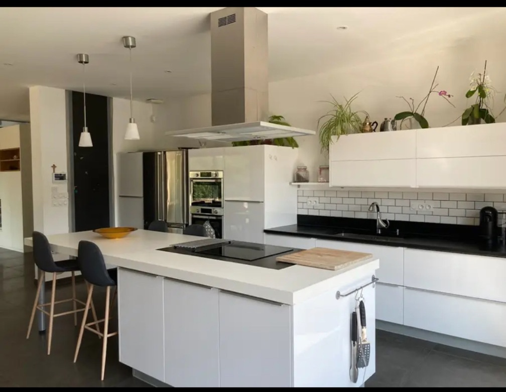 villa-5-chambres-au-calme-piscine-jacuzzi-amboise/