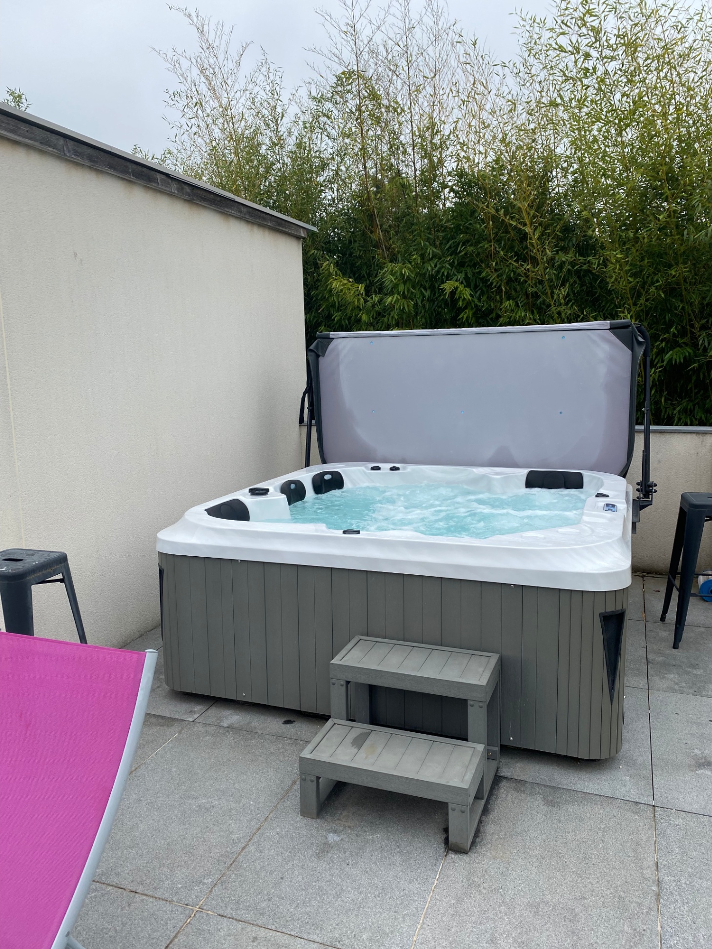 villa-5-chambres-au-calme-piscine-jacuzzi-amboise/