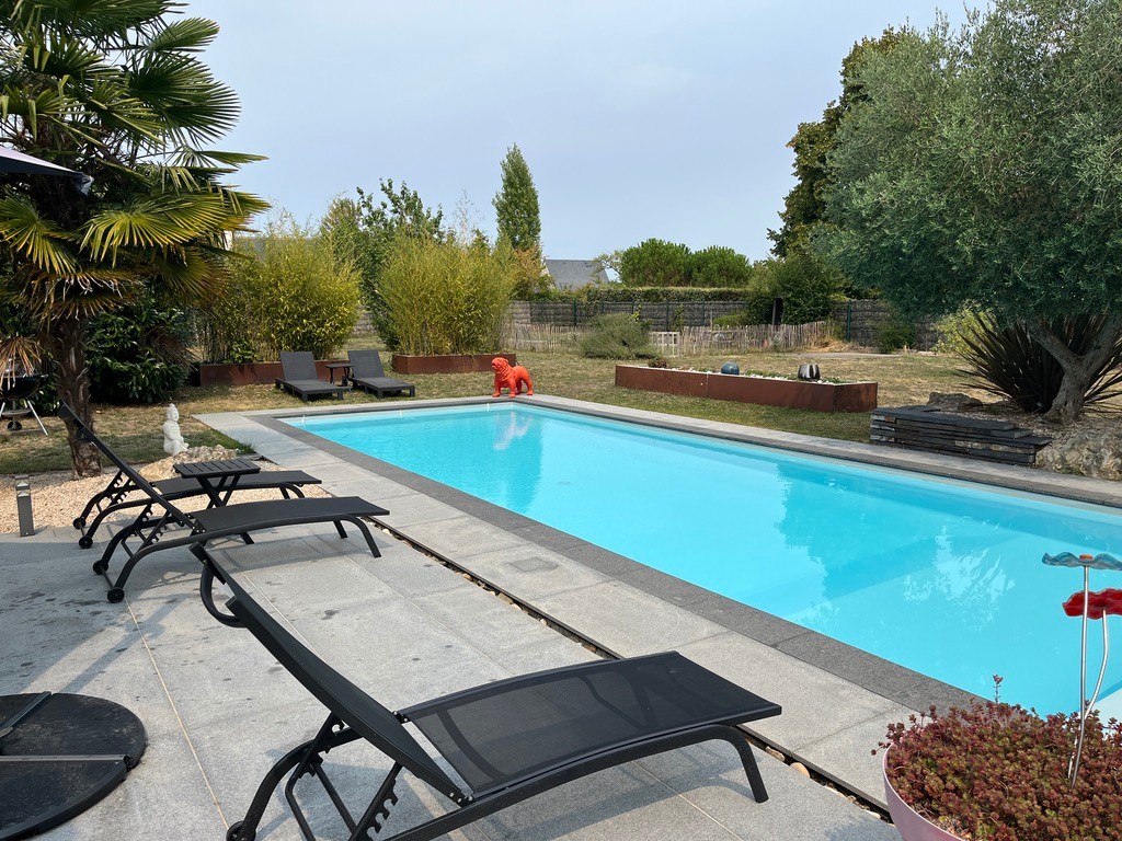 villa-5-chambres-au-calme-piscine-jacuzzi-amboise/