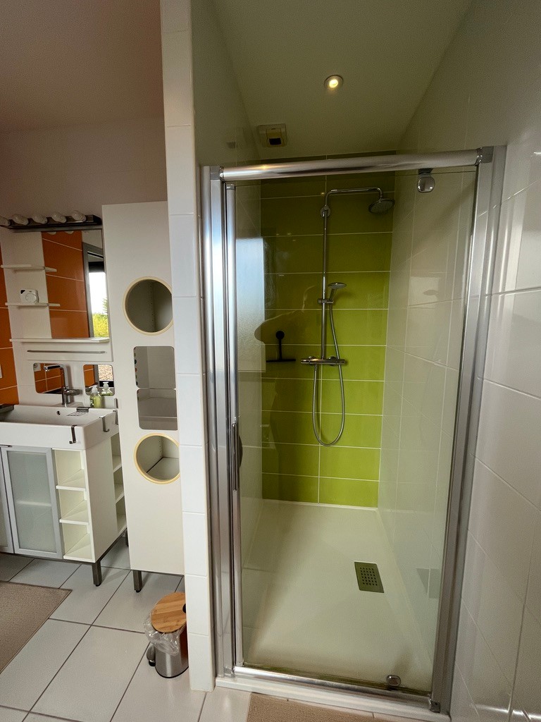 villa-5-chambres-au-calme-piscine-jacuzzi-amboise/