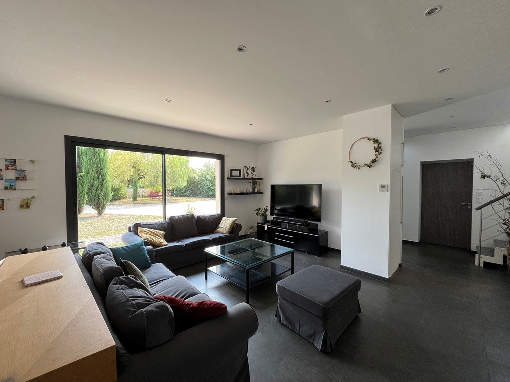 villa-5-chambres-au-calme-piscine-jacuzzi-amboise/