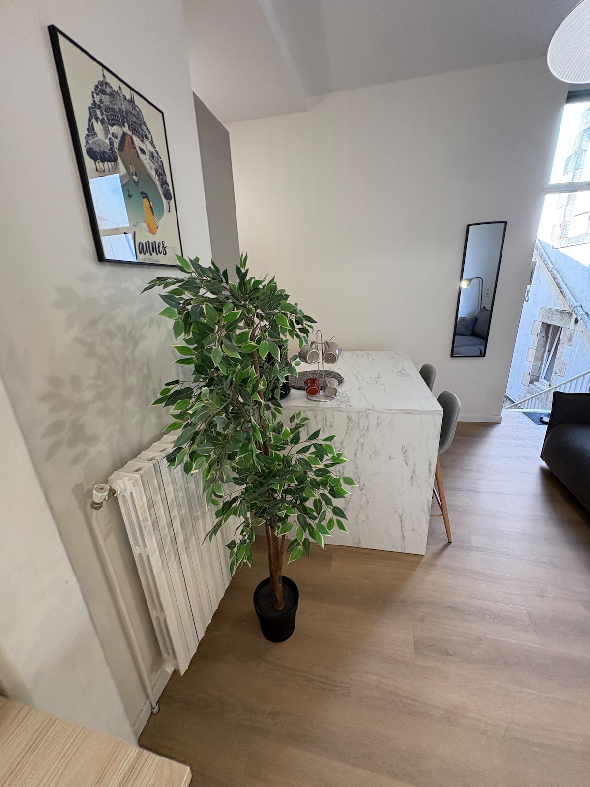 tibzh-:-vannes-downtown-private-entrance/