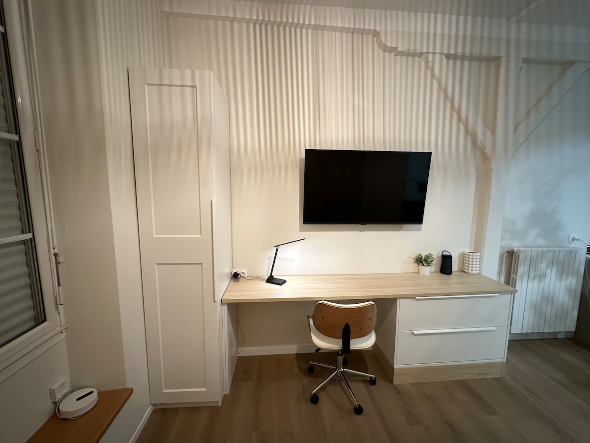 tibzh-:-vannes-downtown-private-entrance/