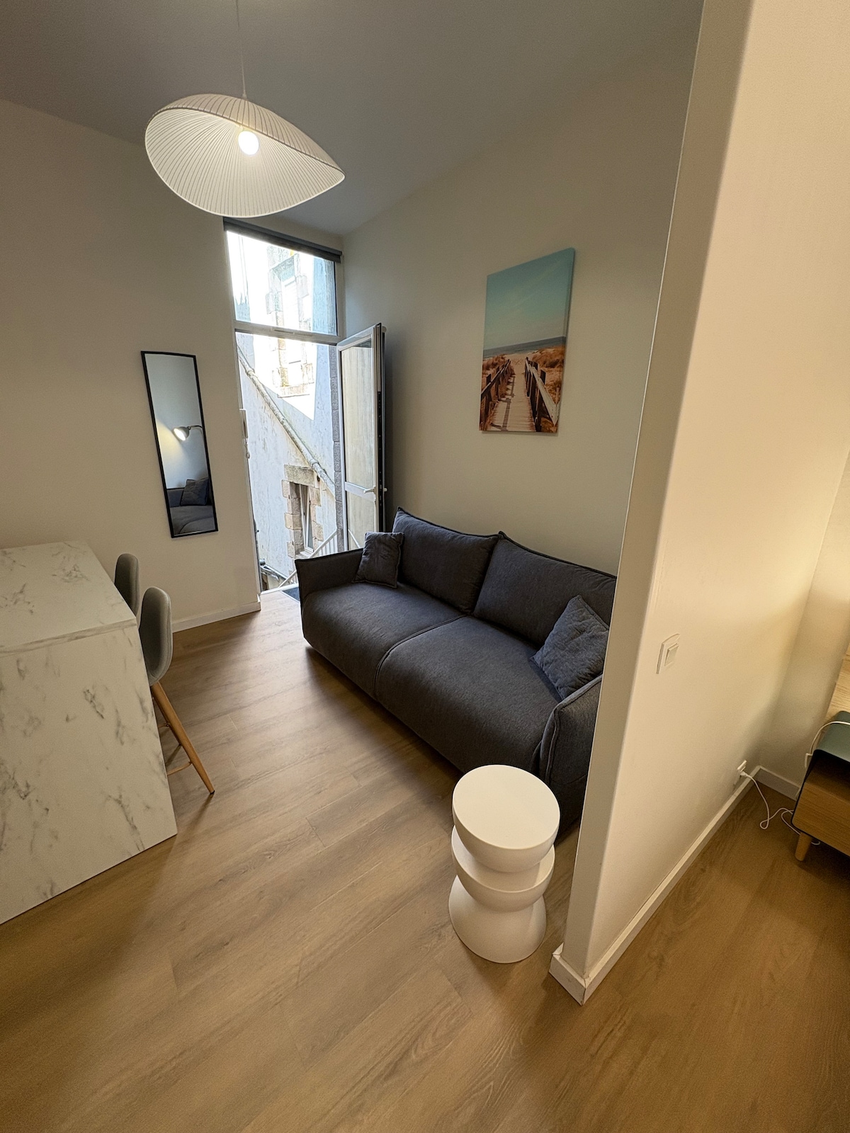 tibzh-:-vannes-downtown-private-entrance/