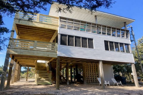 Second row from the beach, 4BR, and Pet friendly image 1