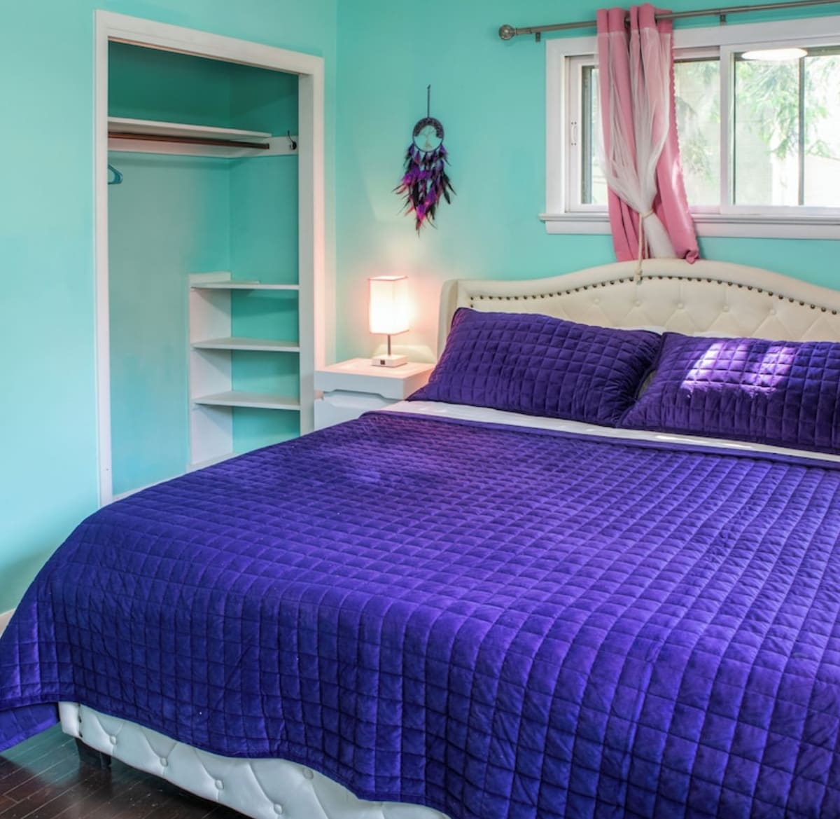 sophisticated-home-in-affluent-univ.-heights/