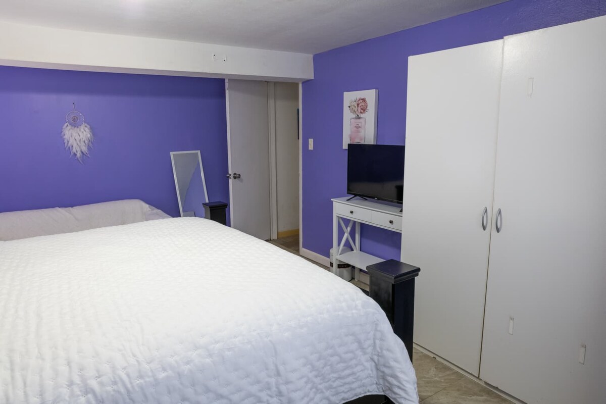 sophisticated-home-in-affluent-univ.-heights/