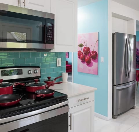 Sophisticated Home in Affluent Univ. Heights image 2