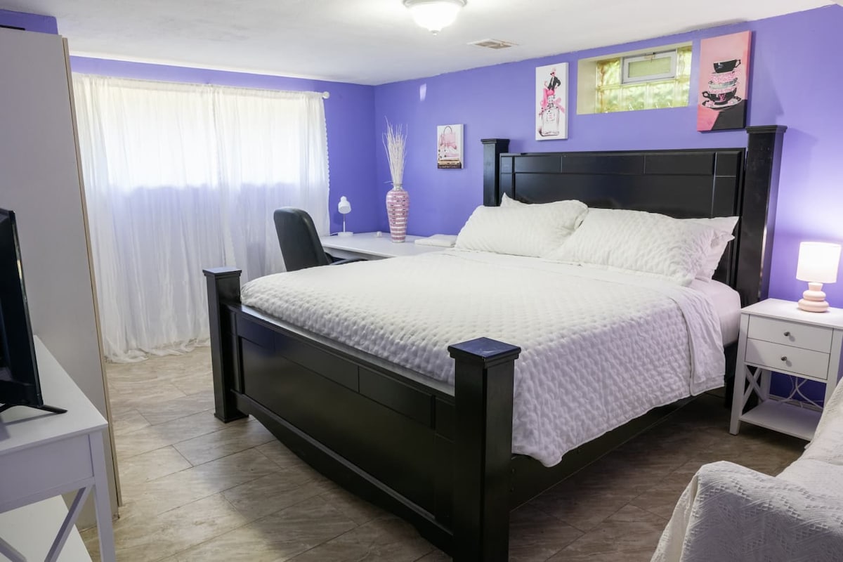 sophisticated-home-in-affluent-univ.-heights/