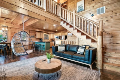 Serene Smoky Mountain Retreat-Close to Pkwy