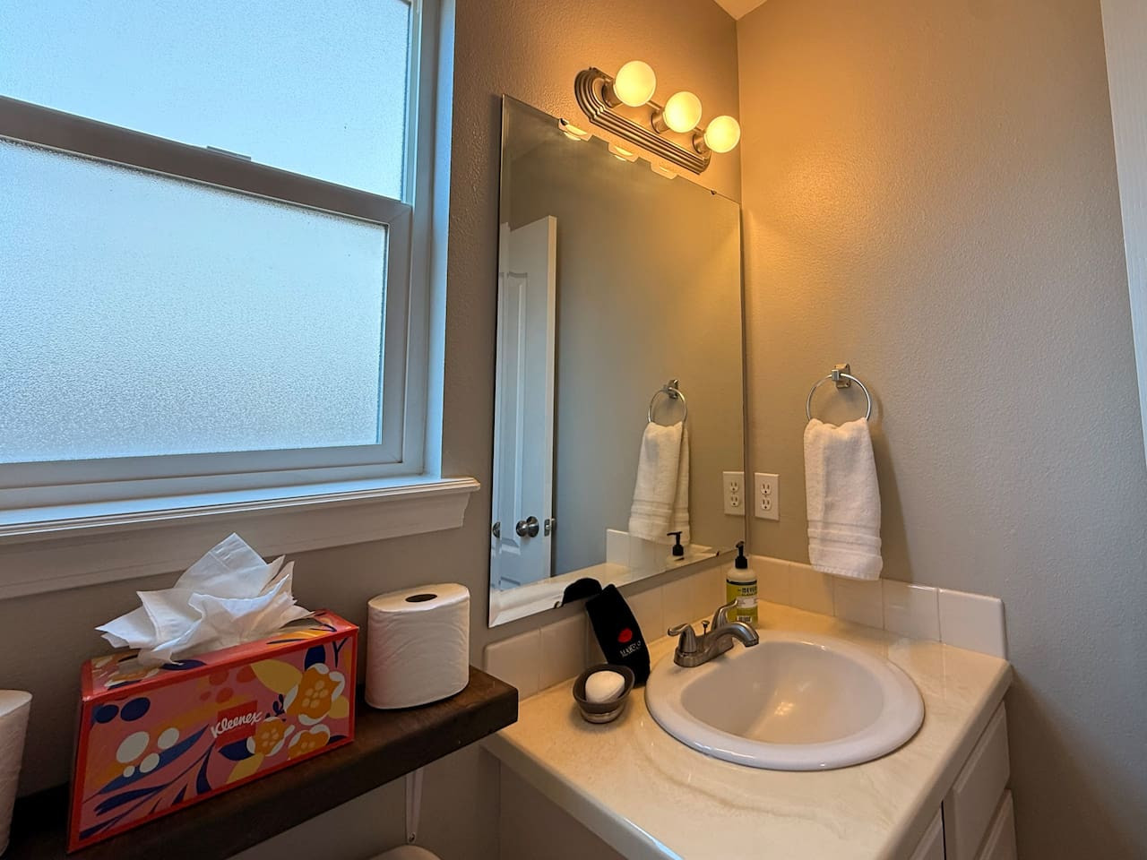 lovely-linda's-home-away-from-home-in-caldwell/