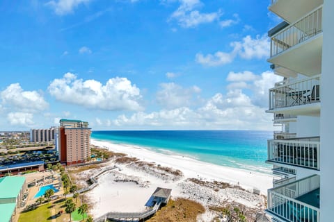Pelican Beach 1715 (2BR)