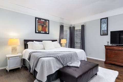 Experience the ultimate kid-friendly vacation in San Antonio by staying at our luxurious 5-bedroom vacation home with a private pool. Wake up in grand style in our elegantly designed master bedroom with a king size bed and Casper mattress. Swim good.