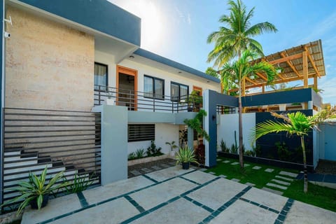 Villa Sunrise | 7BR + Pool in the heart of Sosua 