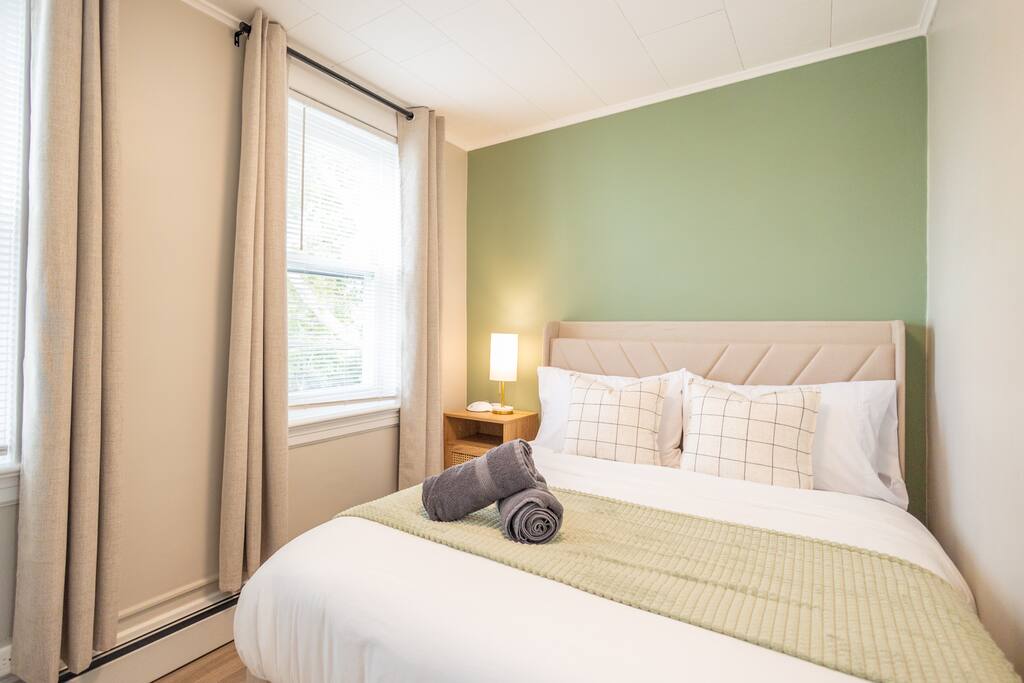 bloomfield-2-br-pets-ok-park2cars-laundry-fios/