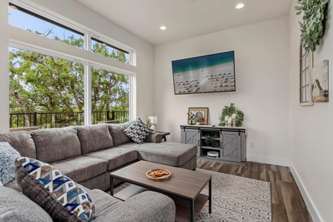 Scenic Balconies with Nature Views
Take in the serene views from comfortable outdoor seating overlooking the river—ideal for enjoying morning coffee, afternoon reading, or simply appreciating the natural beauty that surrounds you.