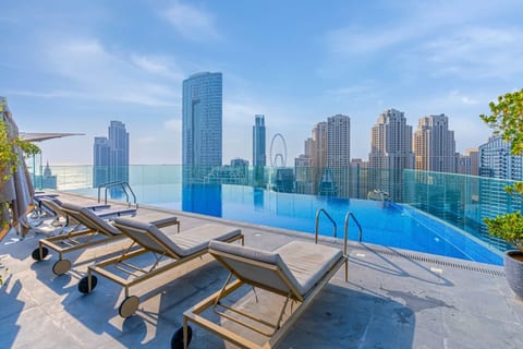 Savis Home -Radiant Dubai Ain & Marina View