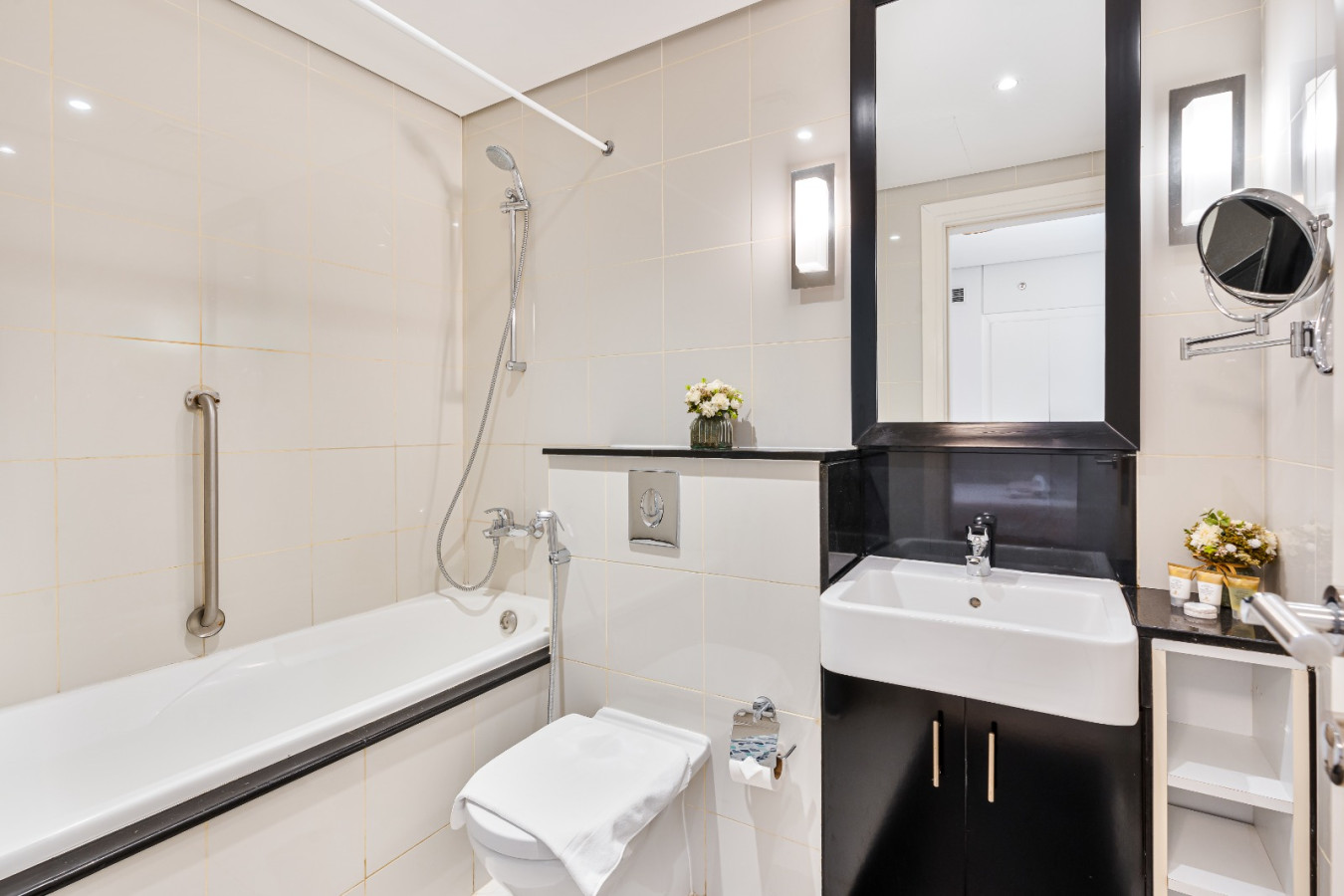 3-bedrooms-centrally-located-in-business-bay/