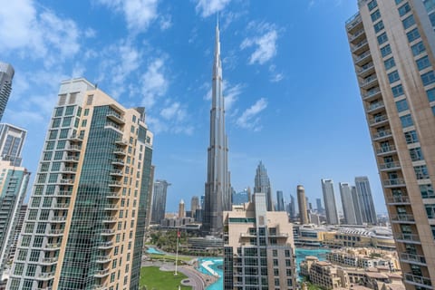 Luxury 2BR Full Burj Khalifa & Fountain Views