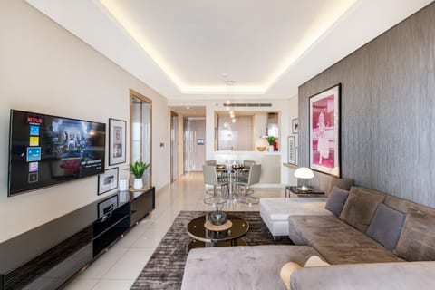 1BR Luxury Stay - Infinity Pool - Damac Paramount A - Business Bay