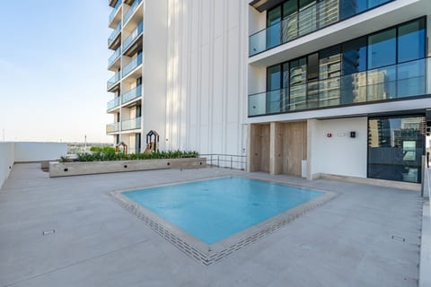 Savis Home-Enjoy the City Skyline View