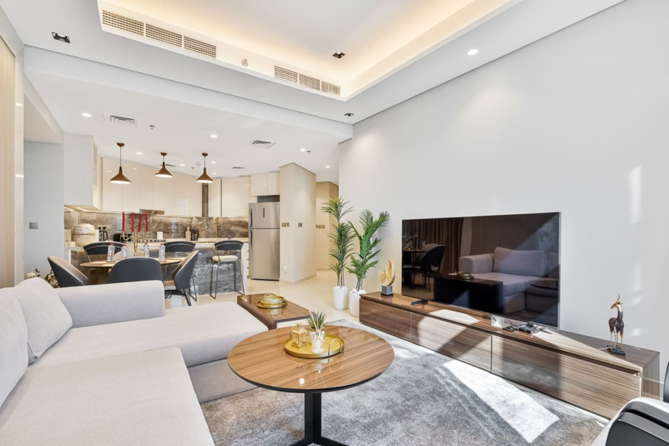 2BR Central Apt in Business Bay