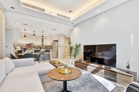 2BR Central Apt in Business Bay