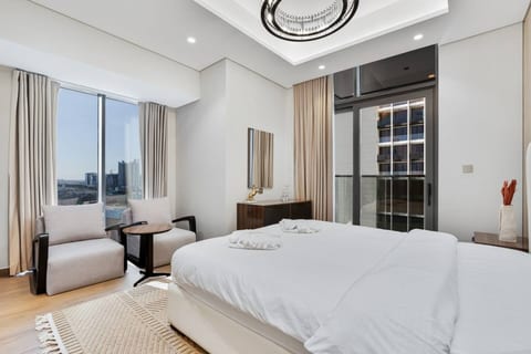 2BR Central Apt in Business Bay