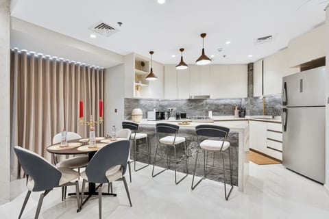 2BR Central Apt in Business Bay