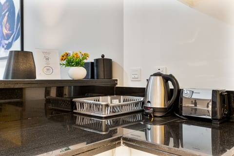 Modern & Cozy Studio | Golf Course Community