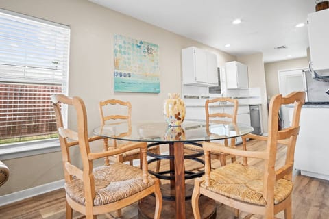 Close to beach, downtown & fishing| Week discount!