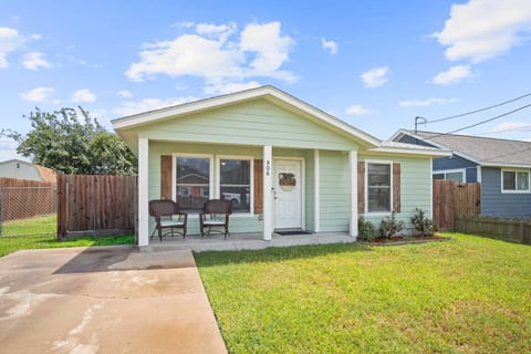 Close to beach, downtown & fishing| Week discount!