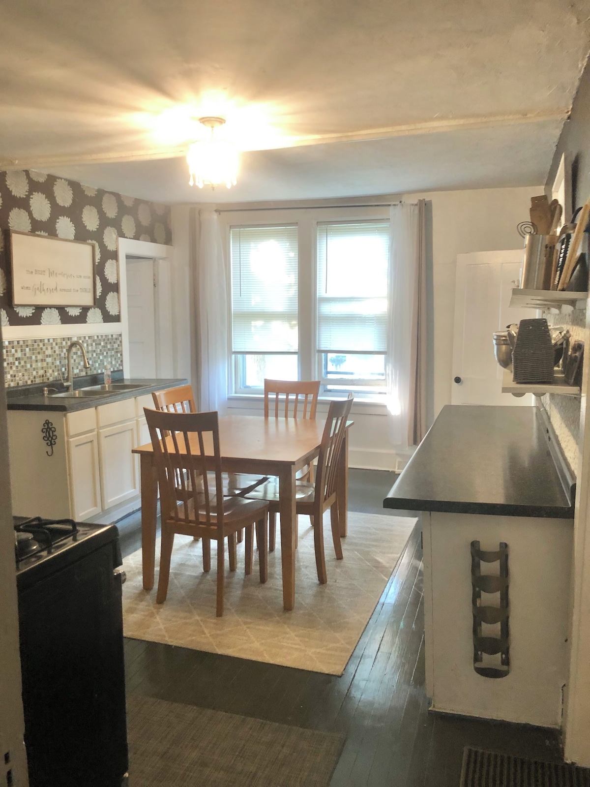 walk-to-hospitals-in-historic-astor-park/