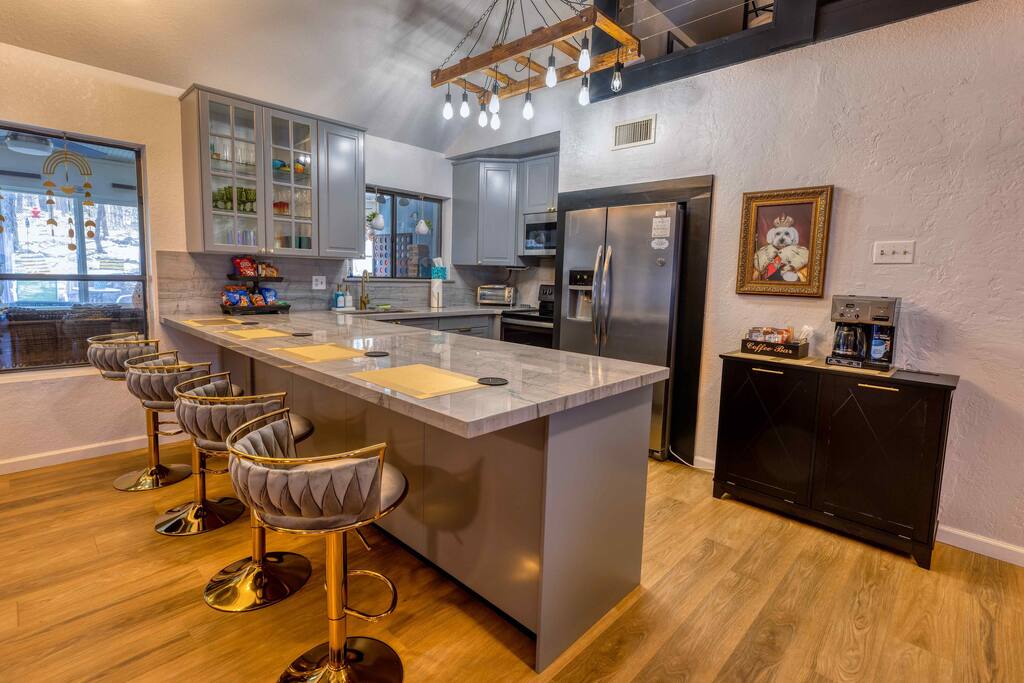 escape-to-pinetop-4-bedrooms-or-pet-friendly/