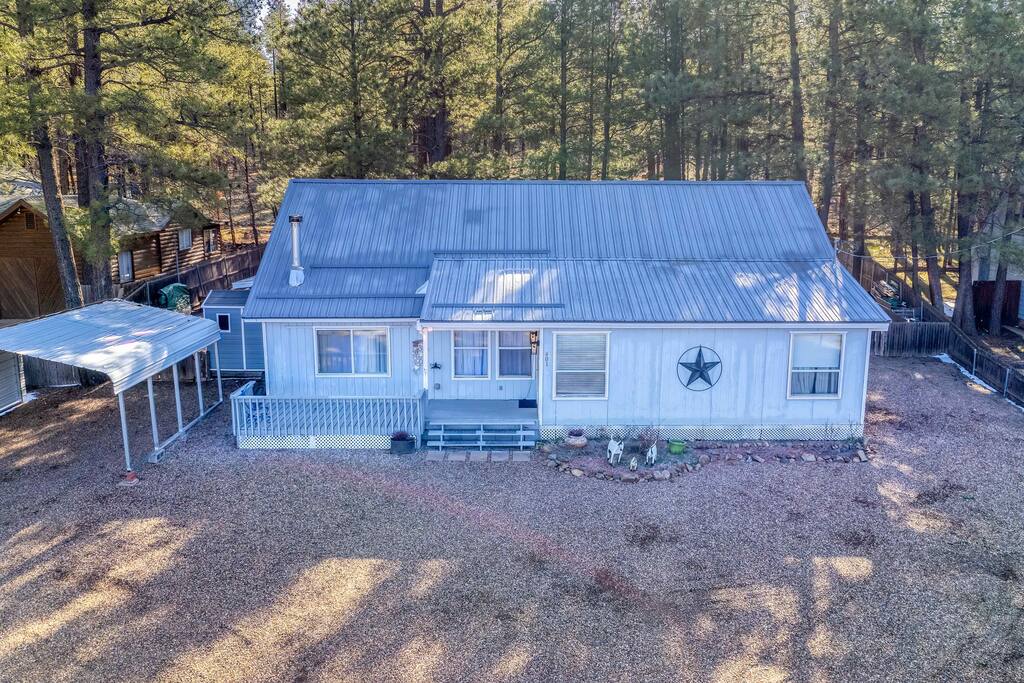 escape-to-pinetop-4-bedrooms-or-pet-friendly/