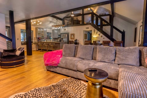 Pinetop Retreat | Pet Friendly | Hot Tub