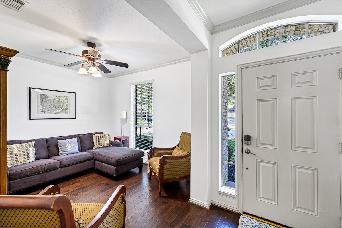 Cozy nook by the entry — perfect for relaxing with a book.