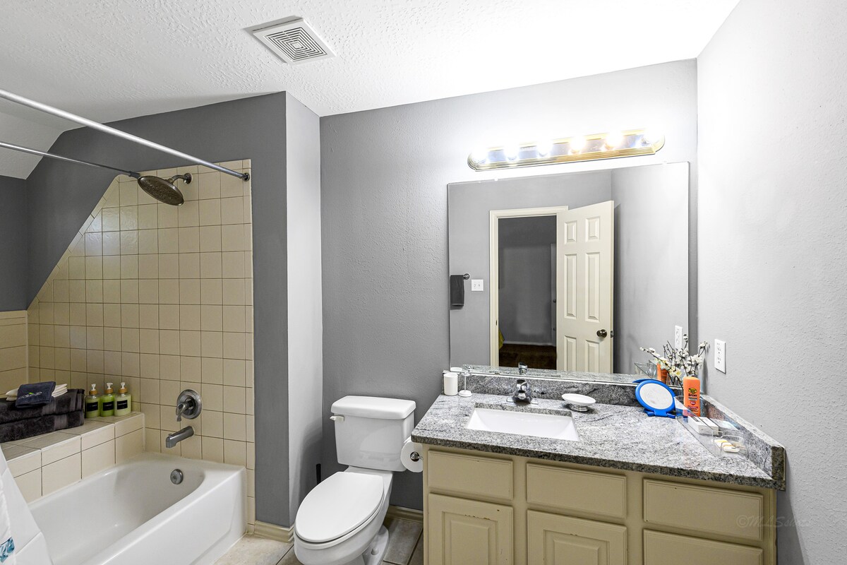 Simple, clean design ideal for families or guests.  Toiletries provided.