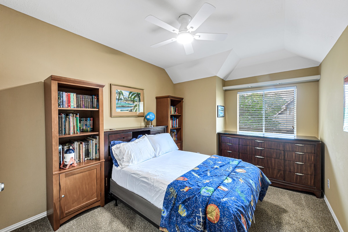 Comfortable space for kids or extra guests to feel at home.