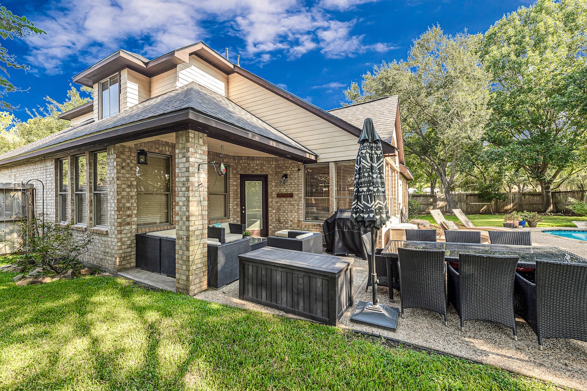 Enjoy fresh air, shady spots, and a perfect view for bird watching just steps from the pool.