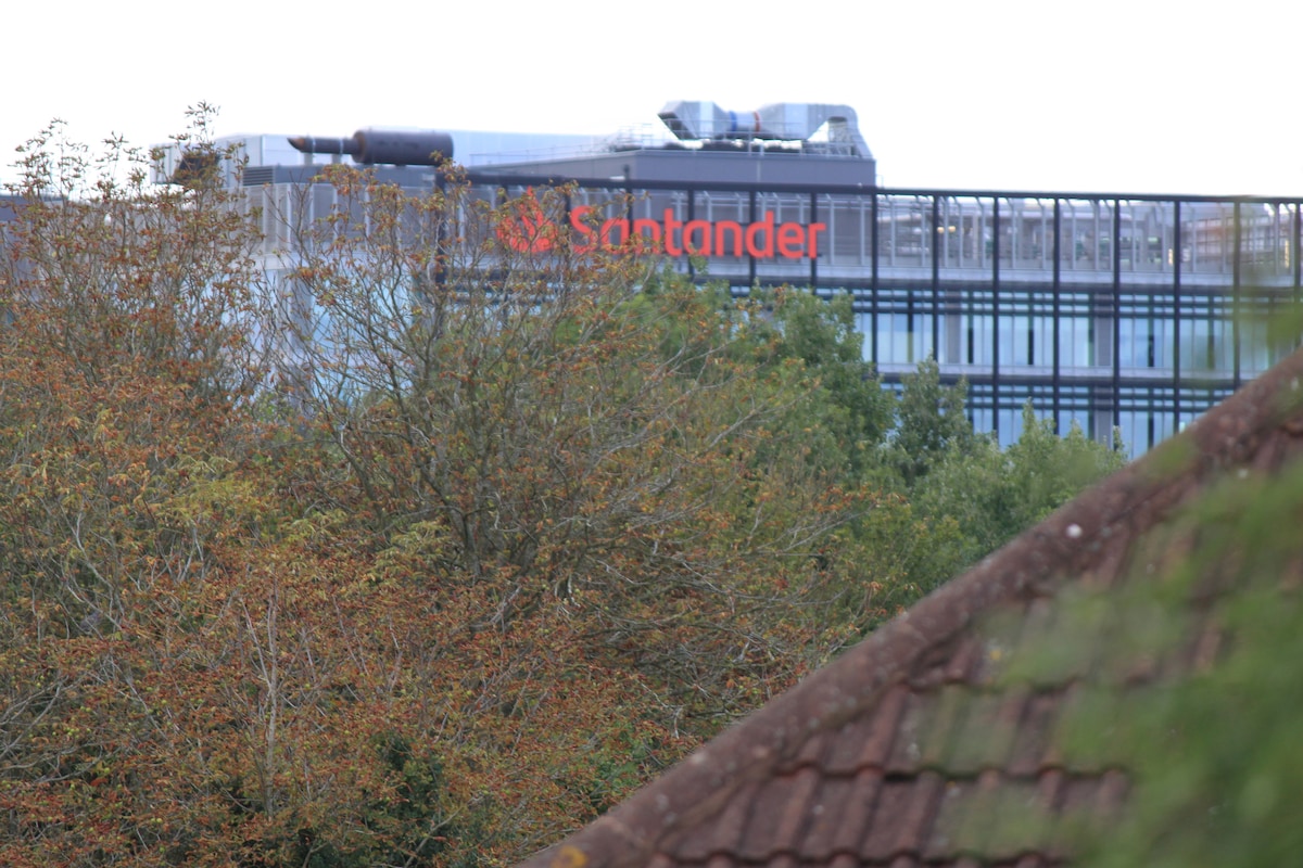 two-bed-sleeps-4-quiet-cul-de-sac-near-centre-mk/