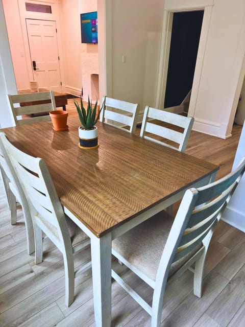 🌿 Casa Terra by Jungle House | Near Convention Center, OSU & Nationwide Arena | Downtown & Short North | 5,800+ Reviews | Free Parking