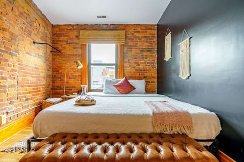 Convention - King Bed - Short North - Free Parking