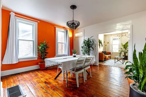 Convention - King Bed - Parking Free - Short North
