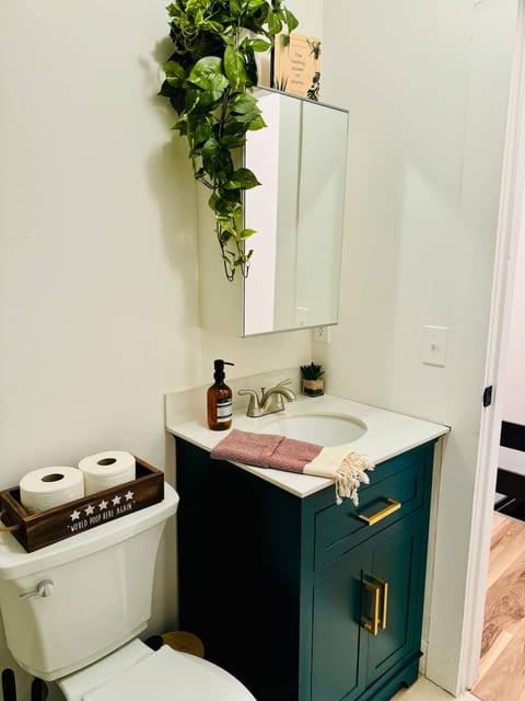 Free Parking - King Bed - Short North - Convention