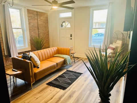 Free Parking - King Bed - Short North - Convention