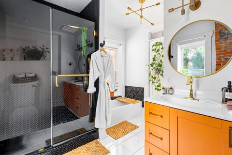 🌿 Jungalow by Jungle House | Downtown & Short North | Free Parking | Steps to High Street, Convention Center & Nationwide